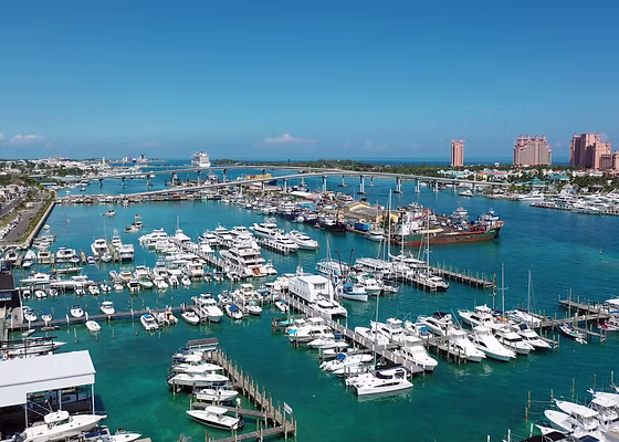 yacht cleaning in Bahamas